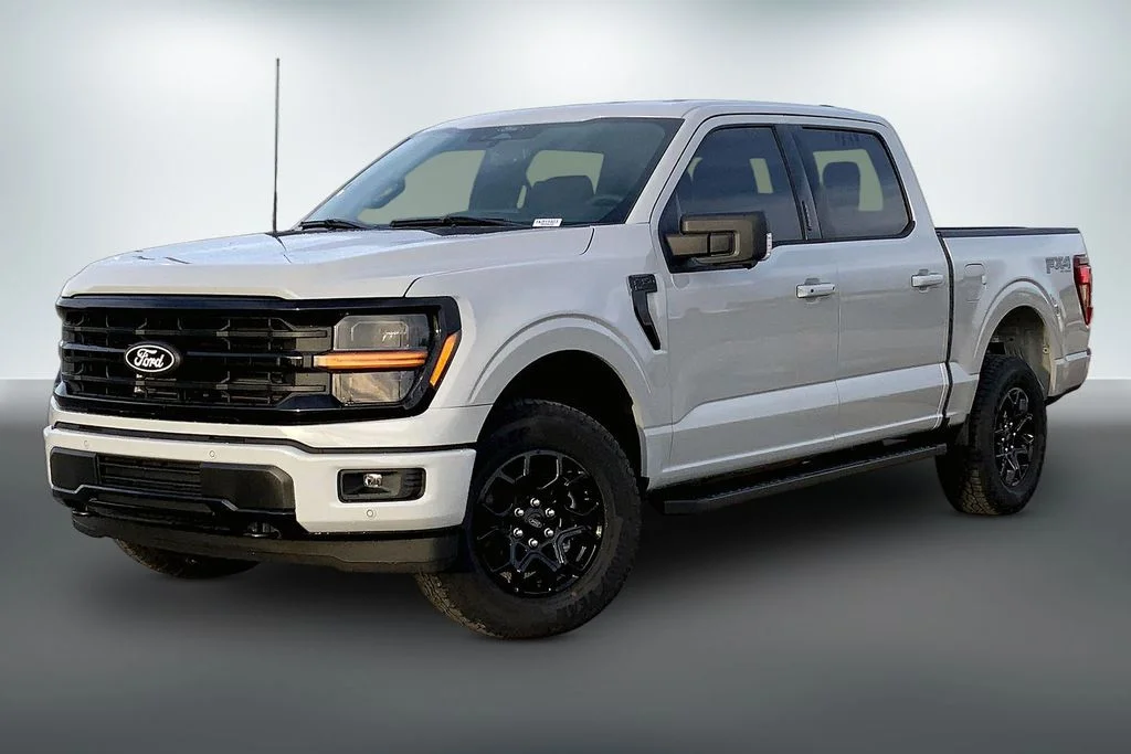 New 2026 Avalanche Ford XLT image 2