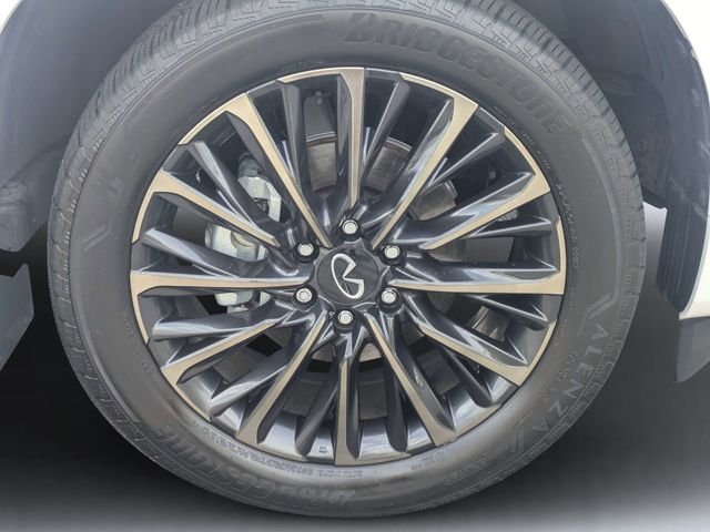Used 2025 Black INFINITI AUTOGRAPH image 11