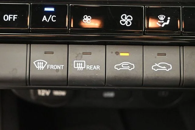 Used 2025 Black Hyundai SEL Sport image 25