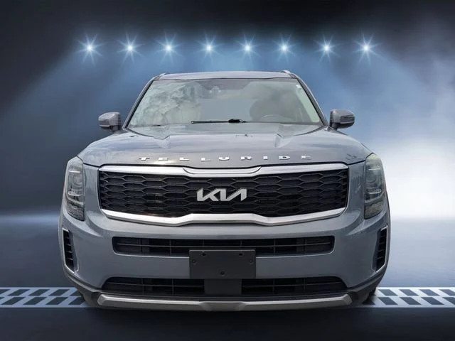 Used 2022 Silver Kia S image 8