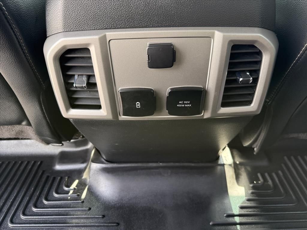 Used 2020 White Ford Lariat image 17