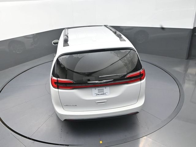 Used 2022 White Chrysler Touring L image 16