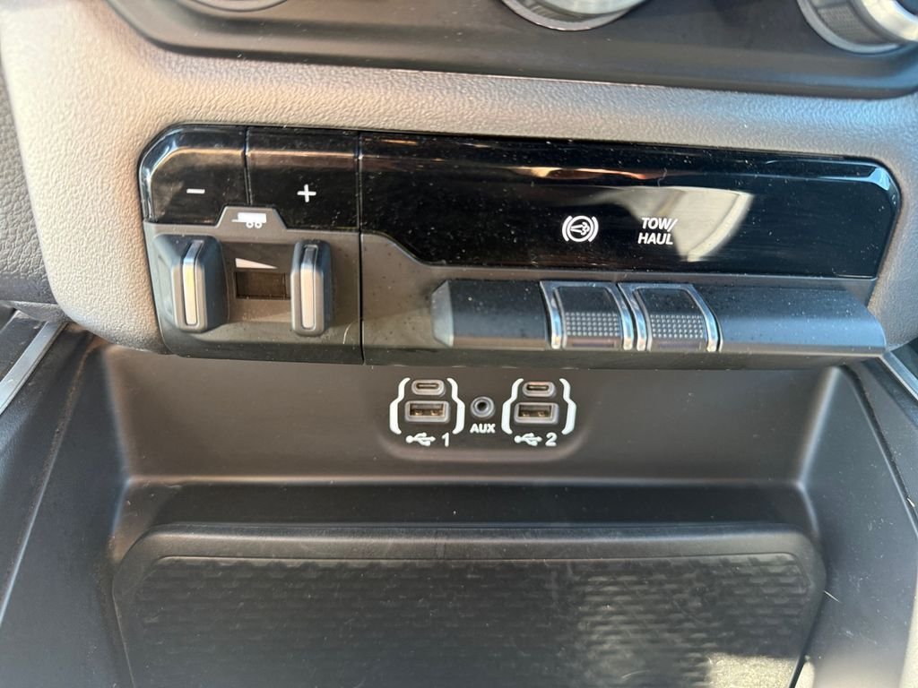 Used 2022 Silver Ram Big Horn image 29