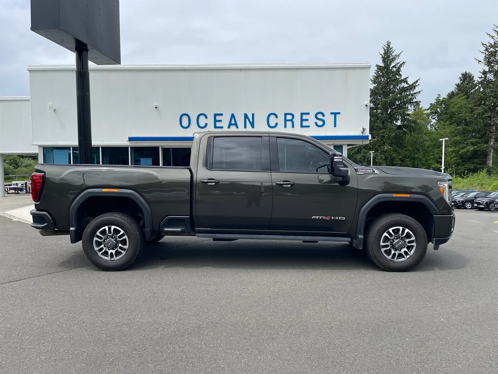 2022 GMC Sierra 4WD Crew Cab Standard Box AT4's photo