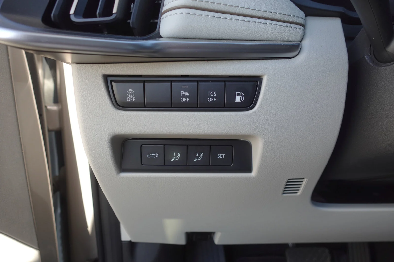 Certified Used 2024 Platinum Quartz Mazda Premium Plus image 18