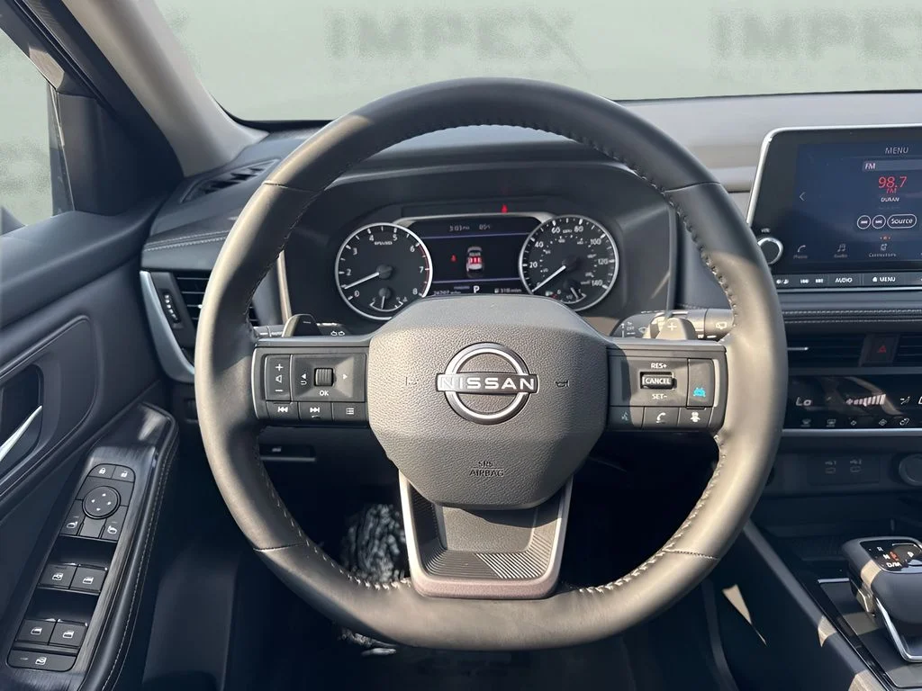 Used 2025 Gray Nissan SV image 13
