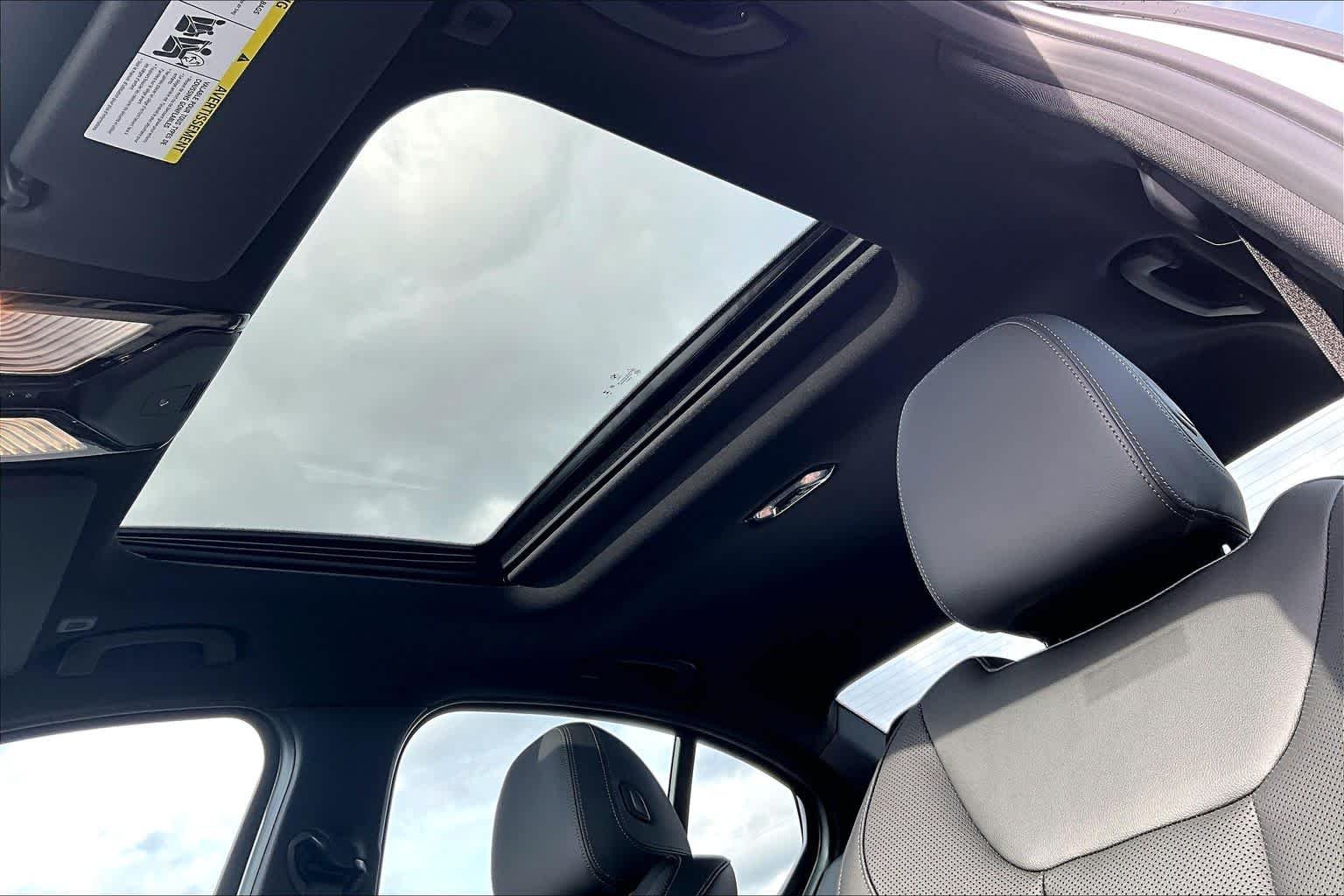 New 2026 Alpine White BMW 330i NA image 18