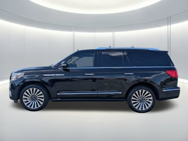 Used 2018 Black Lincoln Reserve image 3