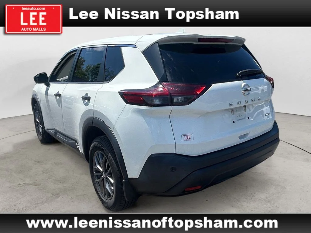 Used 2021 Glacier White Nissan S image 3
