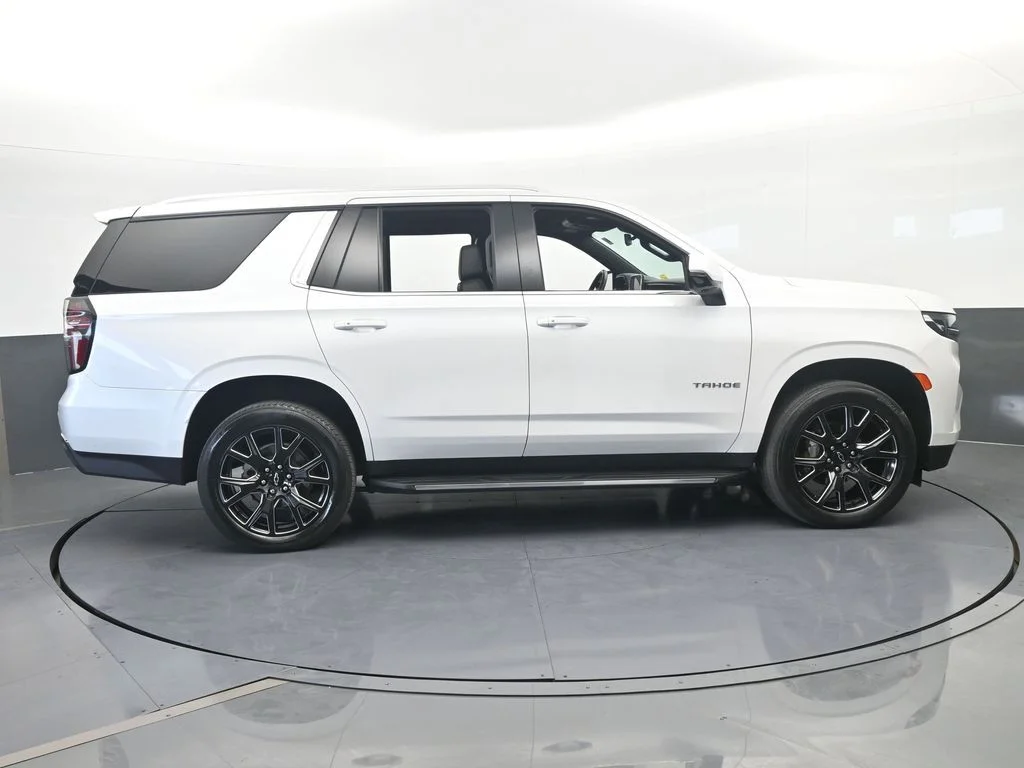 Used 2023 Iridescent Pearl Tricoat Chevrolet LT image 7