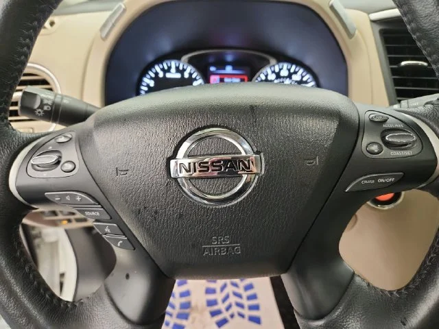 Used 2019 White Nissan SL image 14