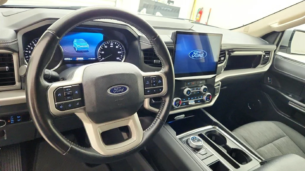 Used 2024 Gray Ford XLT image 12