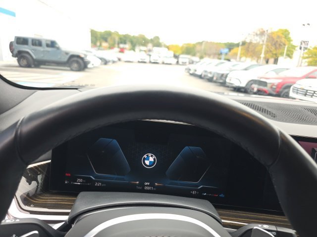 Used 2025 Gray BMW xDrive40i image 24