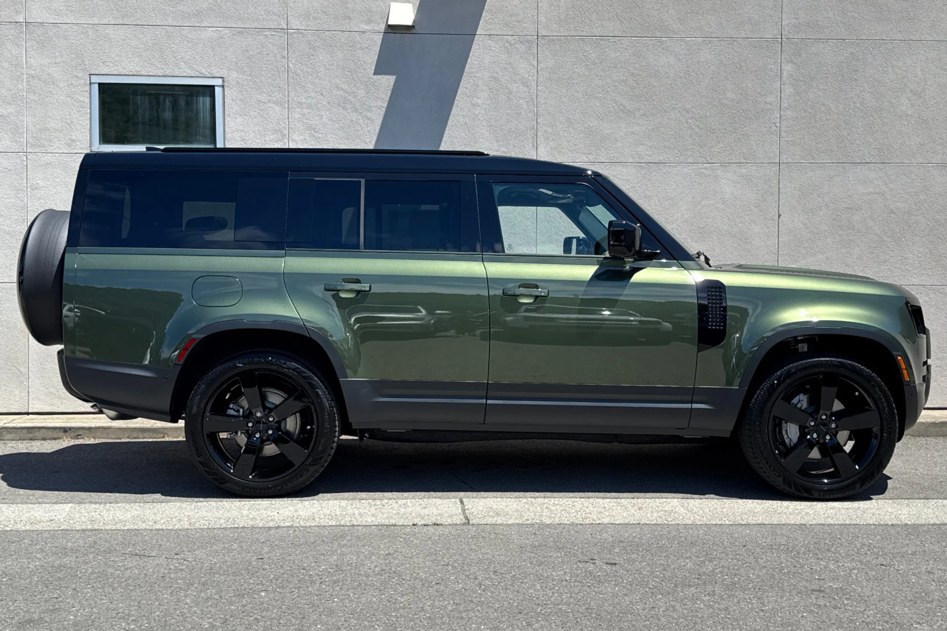 New 2026 Woolstone Green Land Rover S image 8