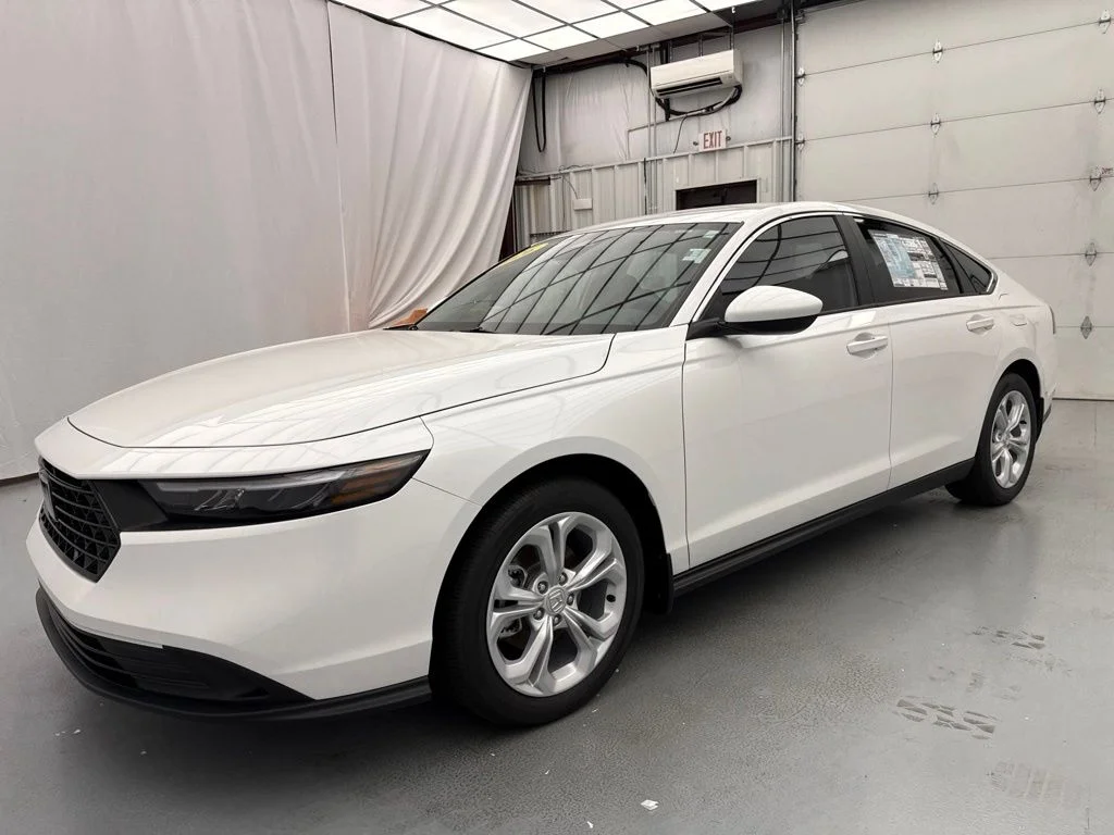 New 2026 Platinum White Pearl Honda LX image 3