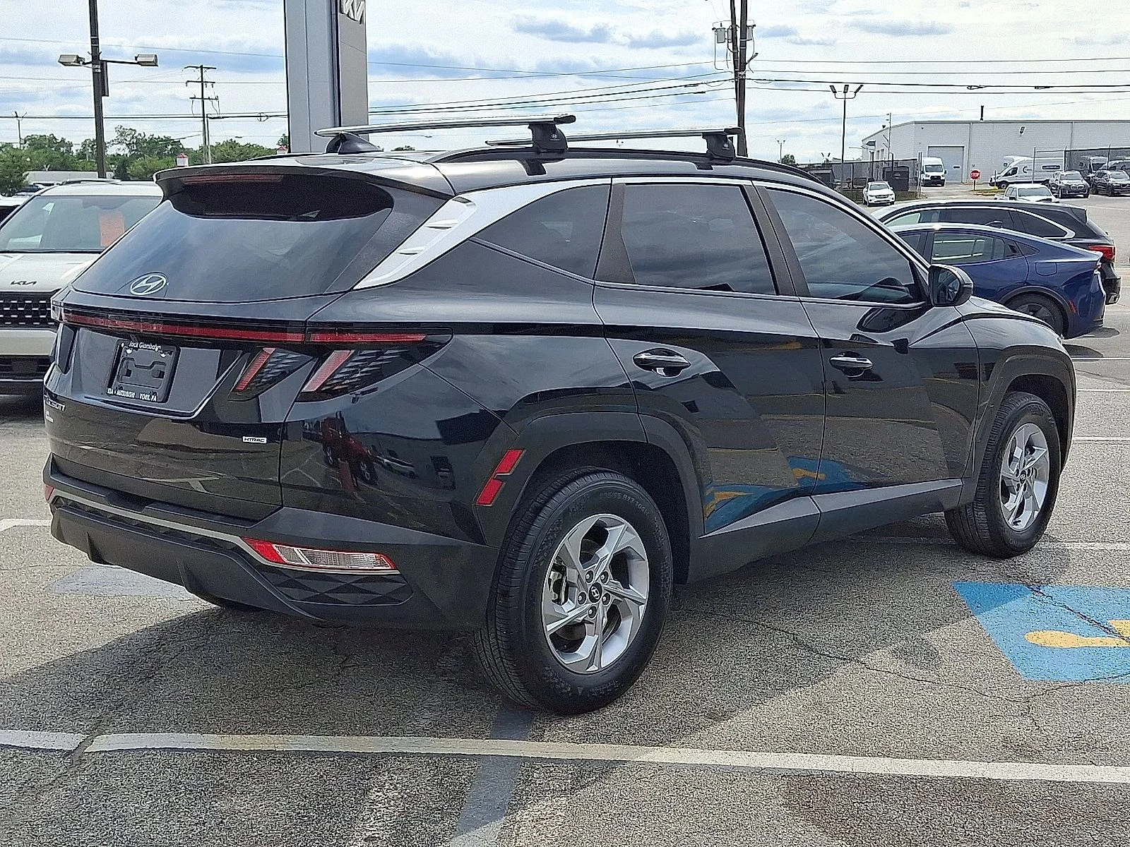Used 2023 Black Hyundai SEL image 7