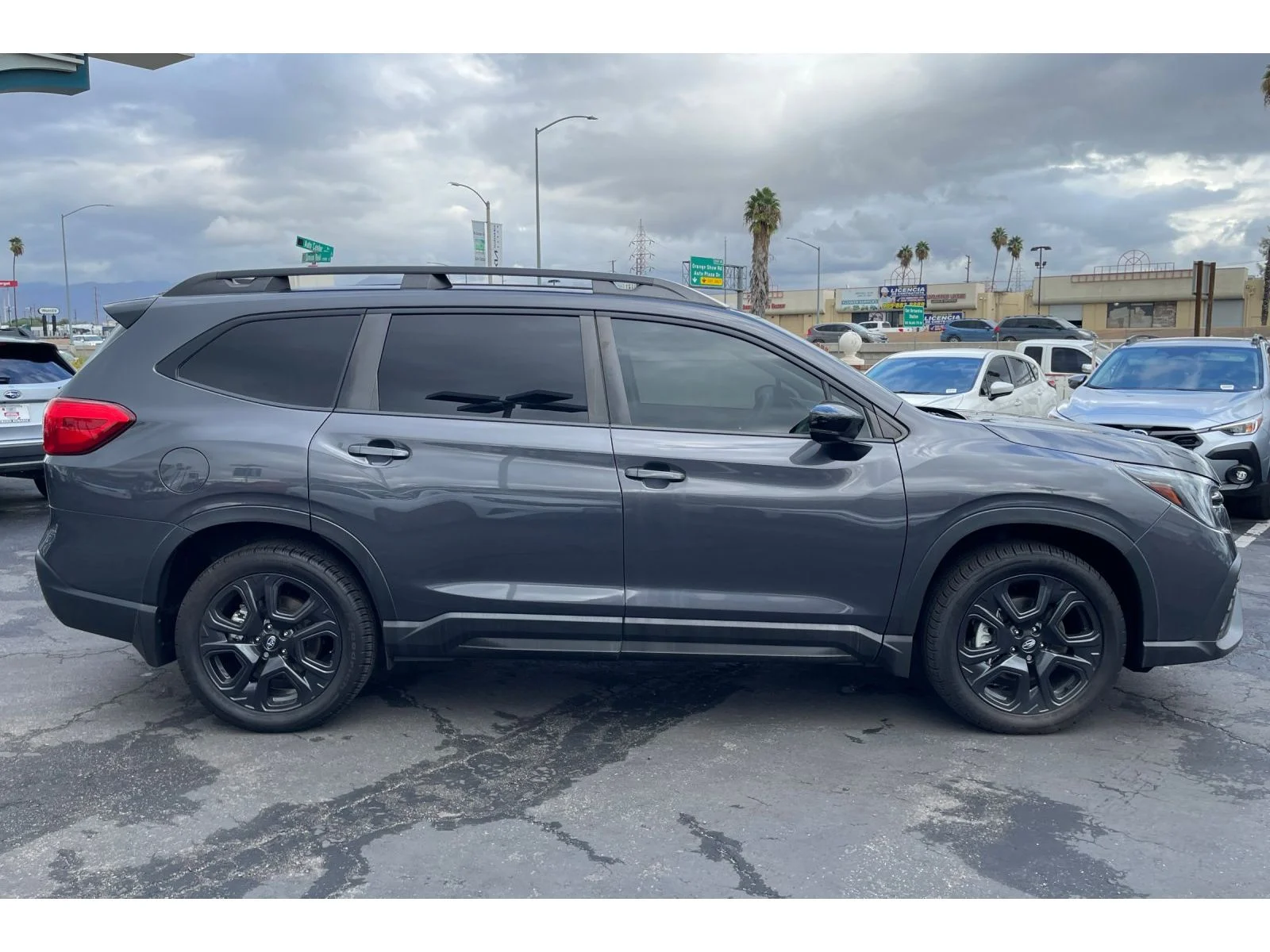 Used 2024 Magnetite Gray Metallic Subaru Onyx Edition image 7