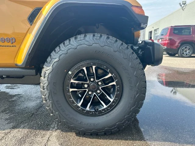 New 2026 Goldilocks Exterior Paint Jeep Rubicon image 13