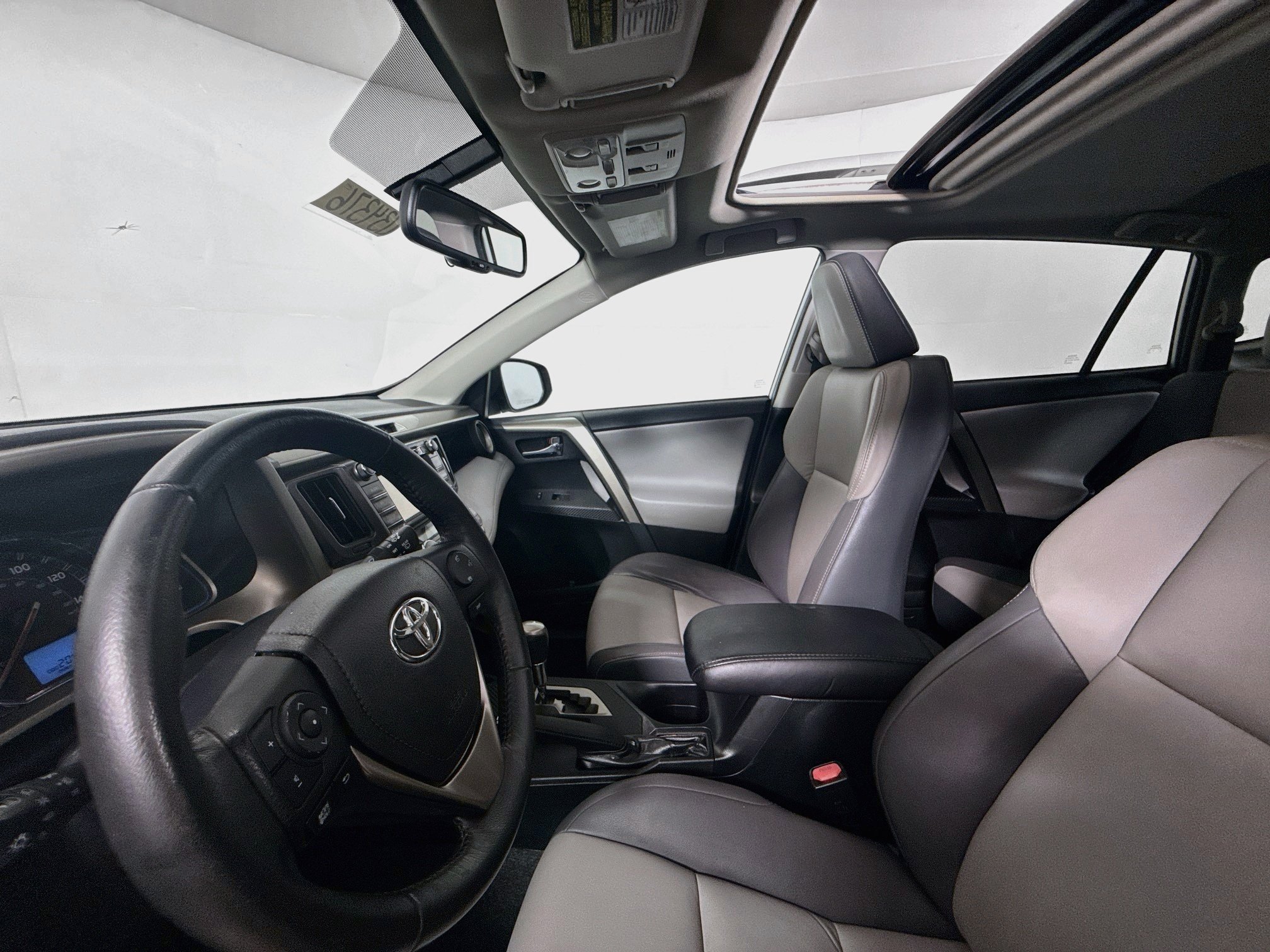 Used 2015 Classic Silver Metallic Toyota Limited image 21