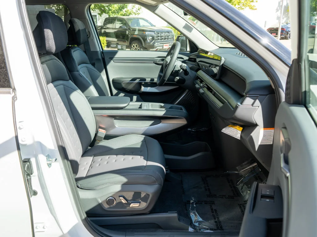 New 2026 White Kia Wind image 10