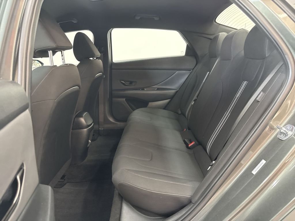 Used 2025 Gray Hyundai SEL Sport image 15
