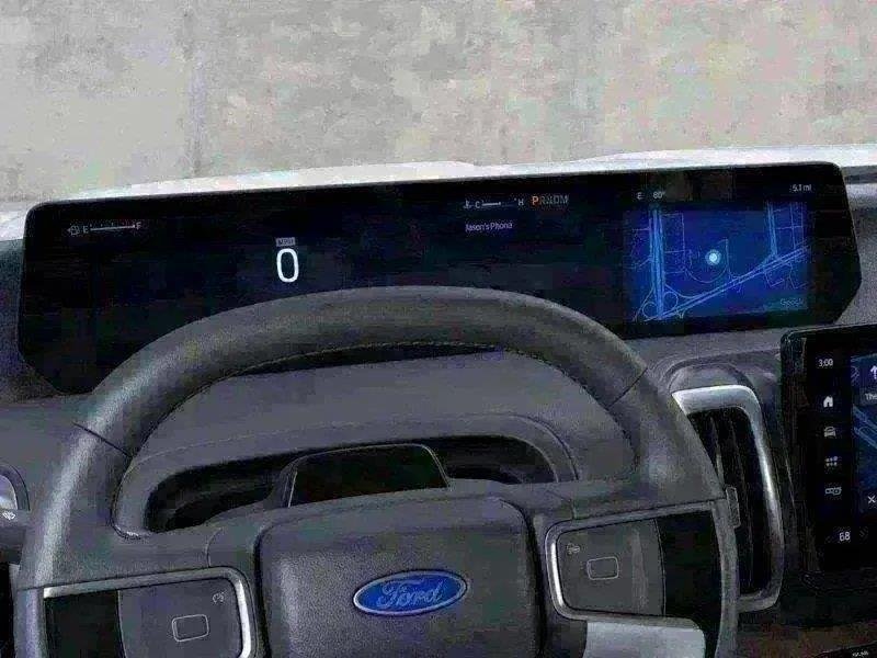 New 2025 Star White Ford Platinum image 6