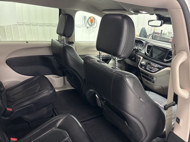 Used 2022 White Chrysler Touring L image 34