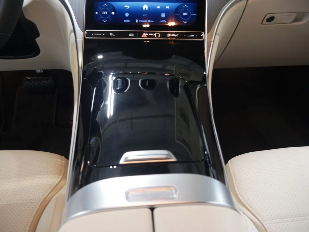 New 2026 Polar White Mercedes-Benz GLC 300 image 36