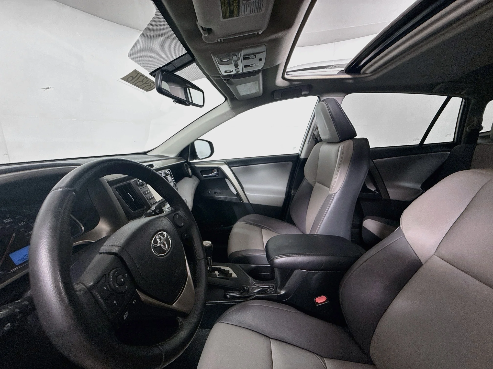 Used 2015 Classic Silver Metallic Toyota Limited image 21