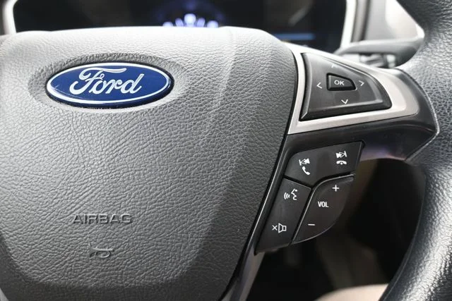 Used 2019 Oxford White Ford SE image 26