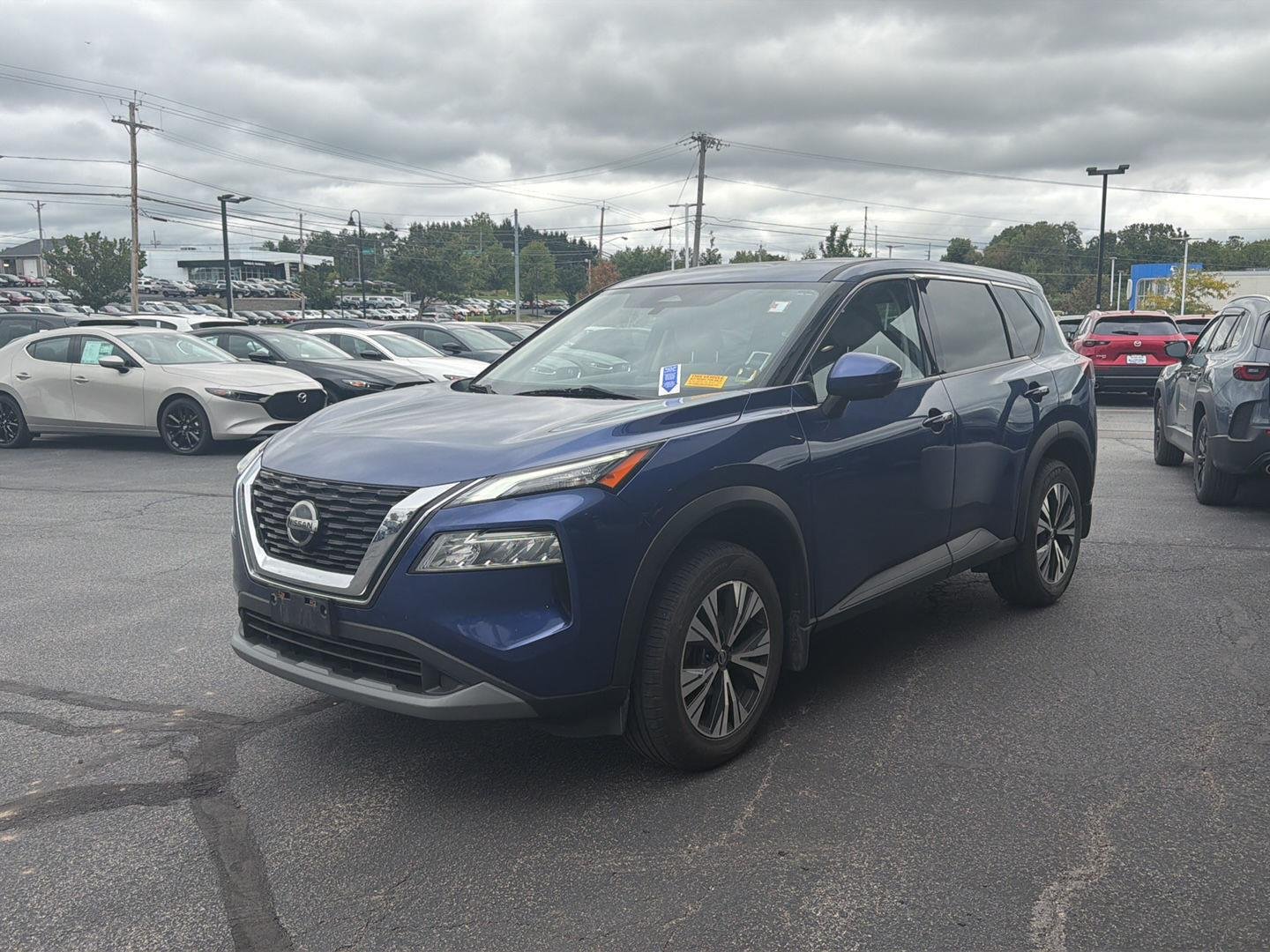 Used 2021 Caspian Blue Metallic Nissan SV image 3