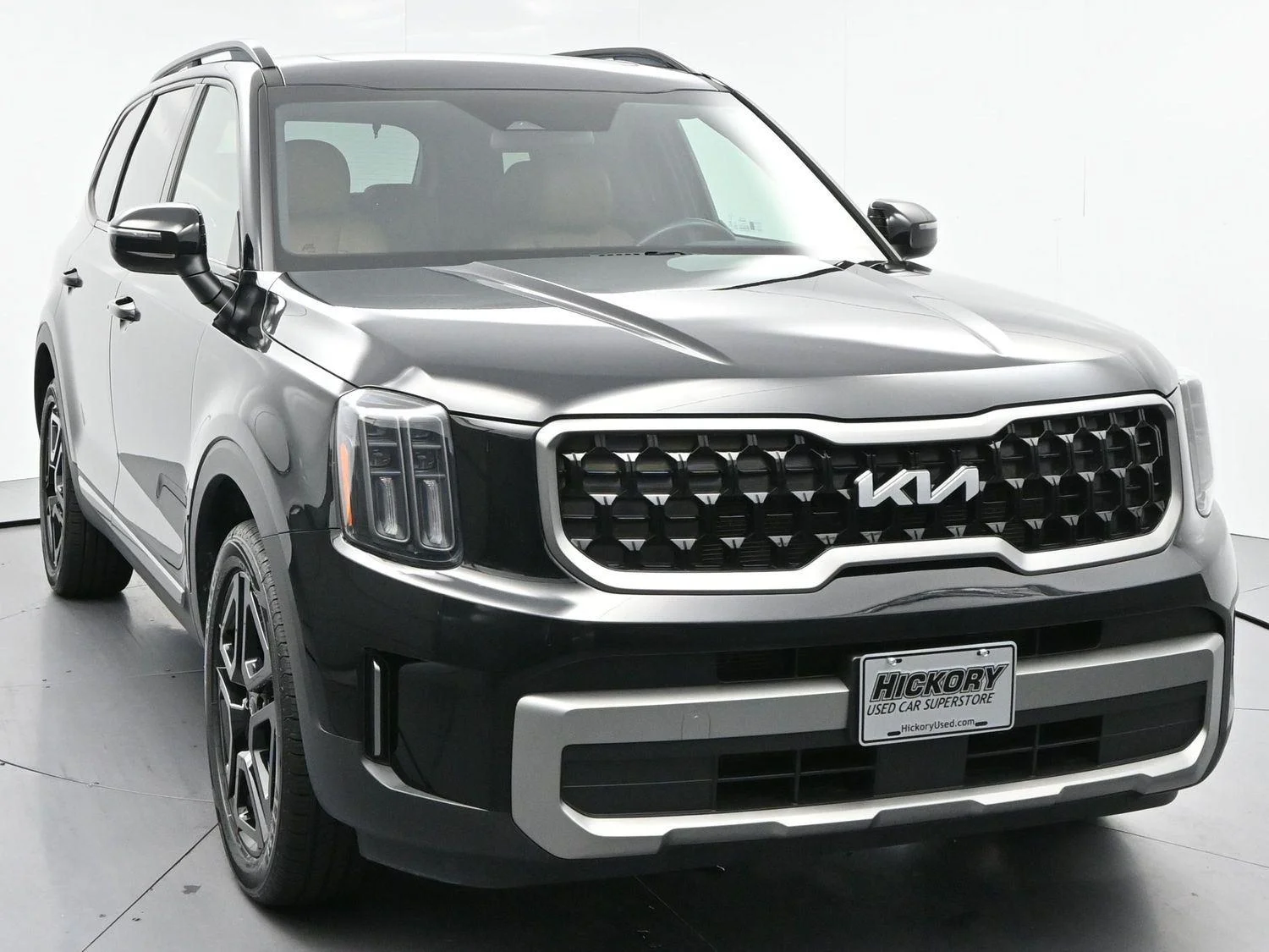 Used 2023 Ebony Black Kia EX X-Line image 2