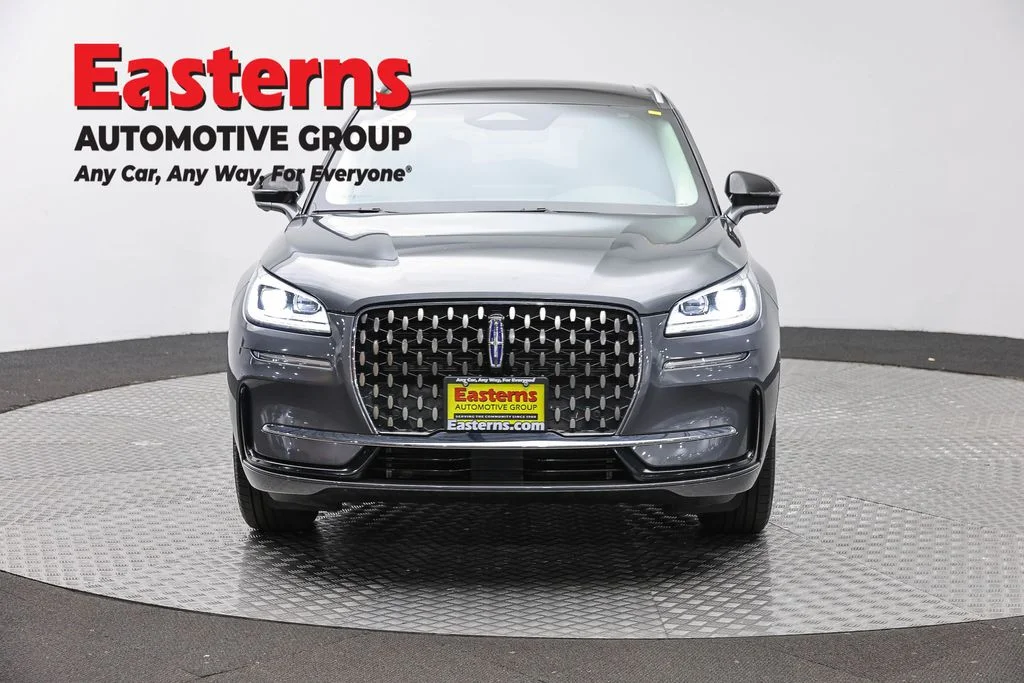 Used 2023 Gray Lincoln Grand Touring image 2