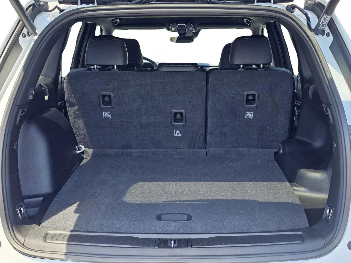 New 2026 Bright White Clearcoat Jeep Laredo Altitude image 11