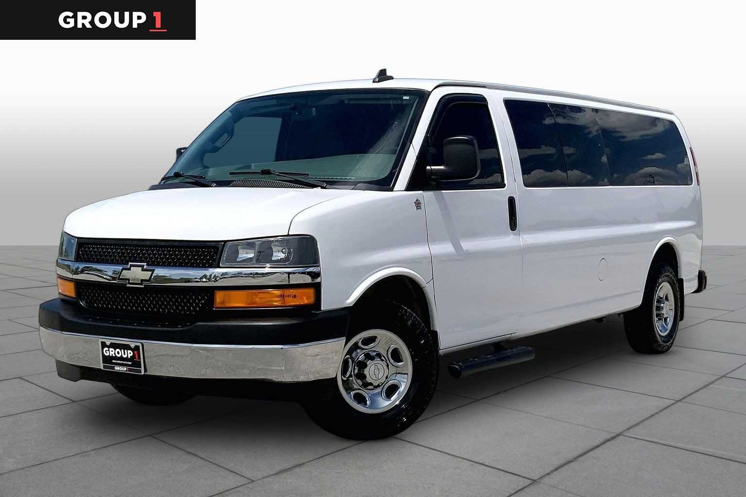Pre-Owned 2018 Chevrolet Express Passenger LT