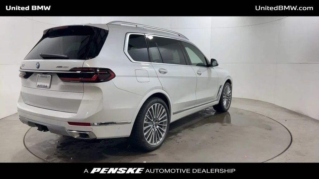 Used 2026 Mineral White Metallic BMW xDrive40i image 8