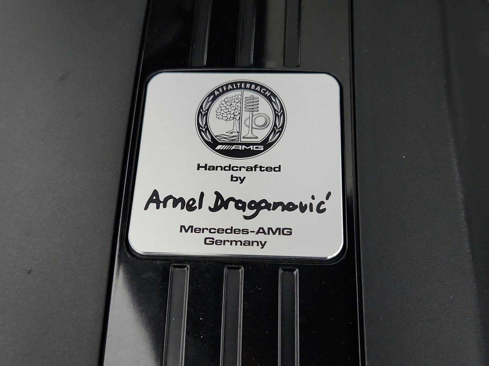 New 2027 MANUFAKTUR Arabian Grey Non- Metallic Mercedes-Benz AMG® G 63 SUV image 30