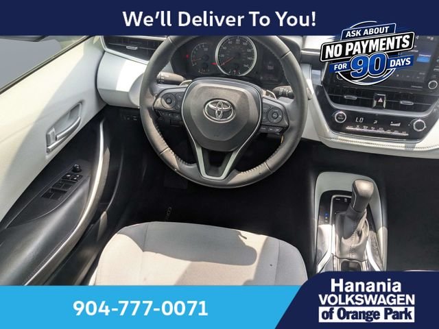 Used 2021  Toyota SE image 14