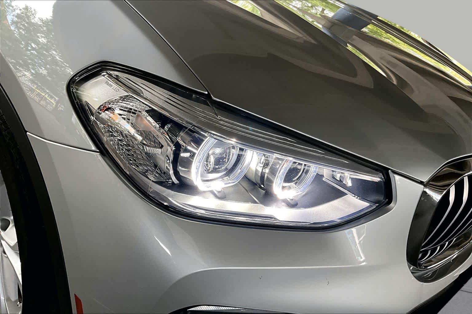 Used 2020 Glacier Silver Metallic BMW sDrive30i image 26