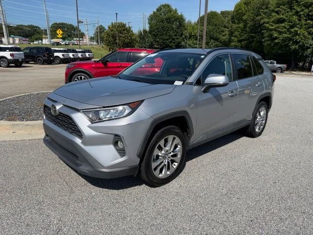 Certified Used 2020 Silver Sky Metallic Toyota XLE Premium image 4