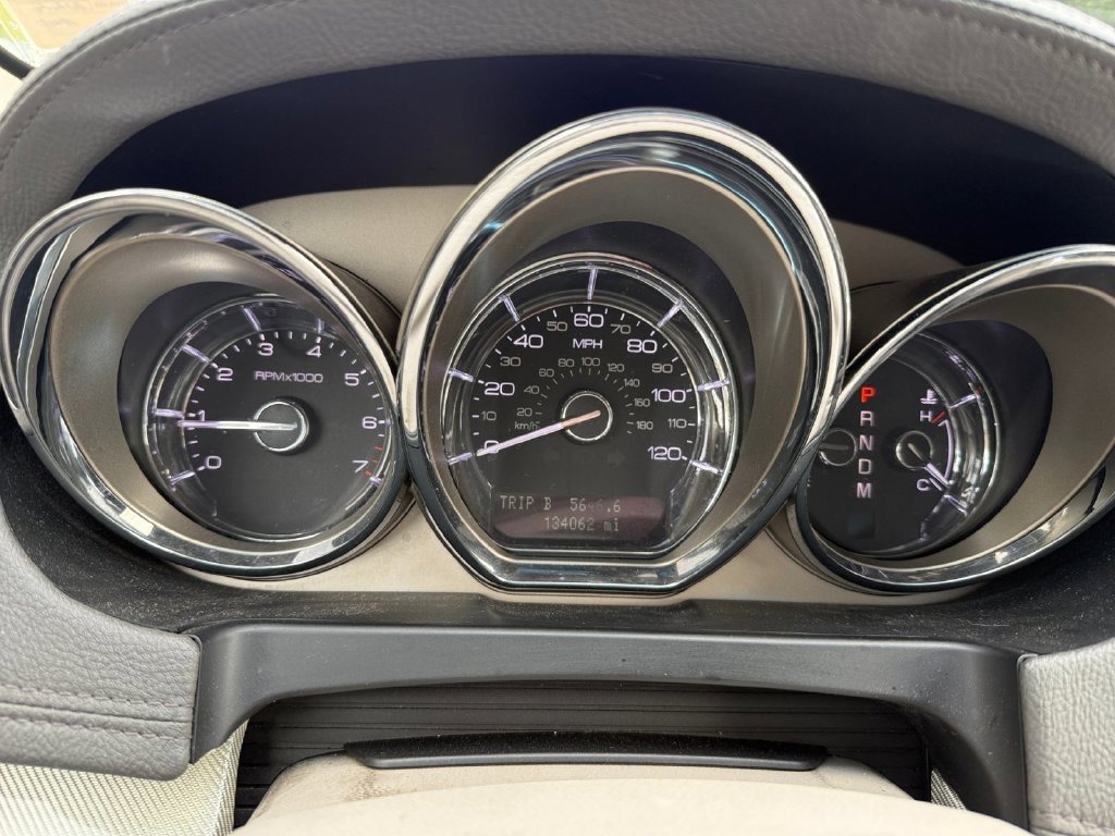 Used 2011 White Lincoln EcoBoost image 15