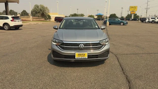 Used 2024 Silver Volkswagen 1.5T SE image 3