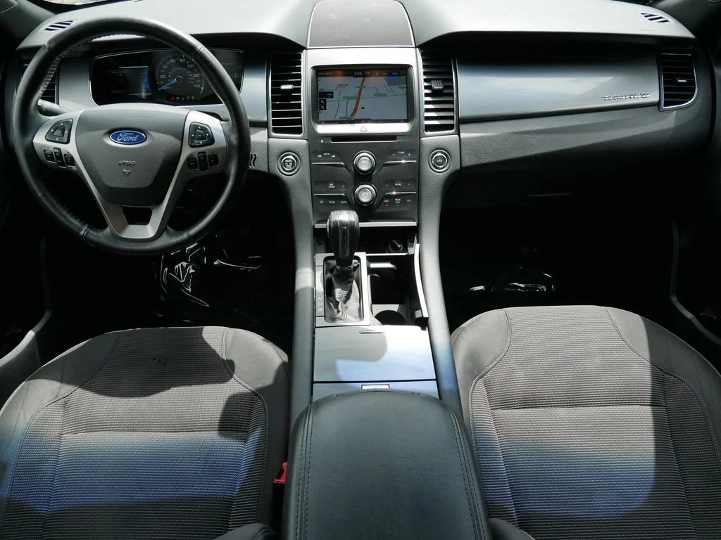 Used 2015  Ford SEL image 13