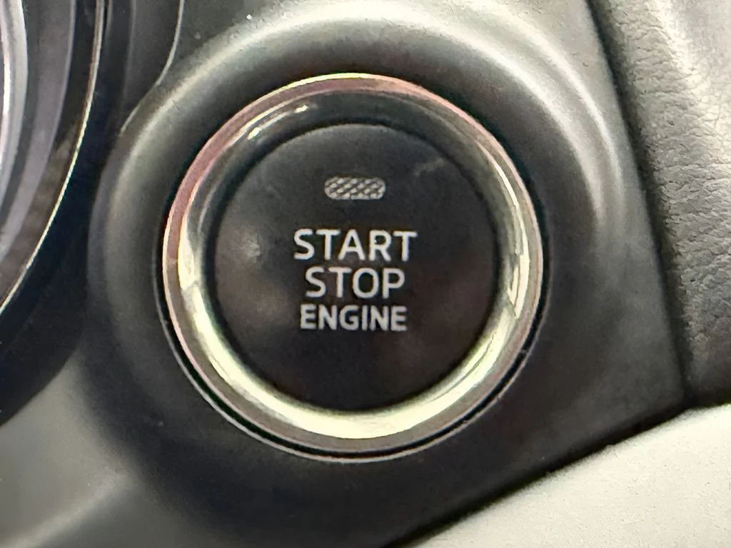 Used 2022 White Mazda Touring image 23
