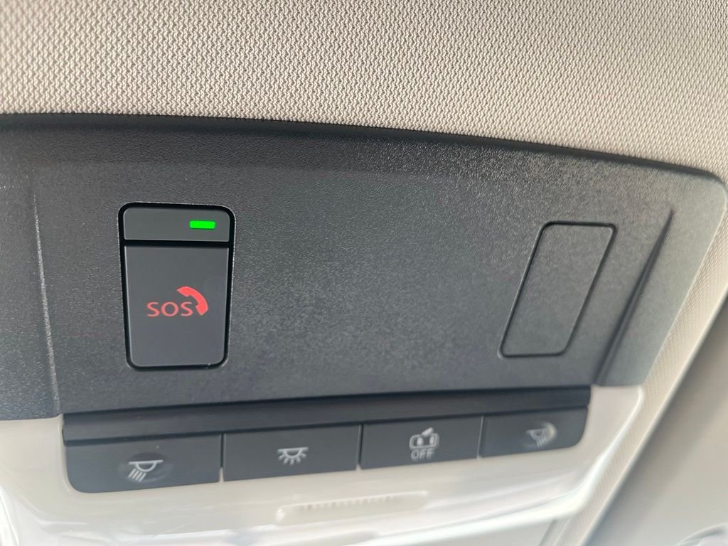Used 2021 Silver Nissan SV image 21