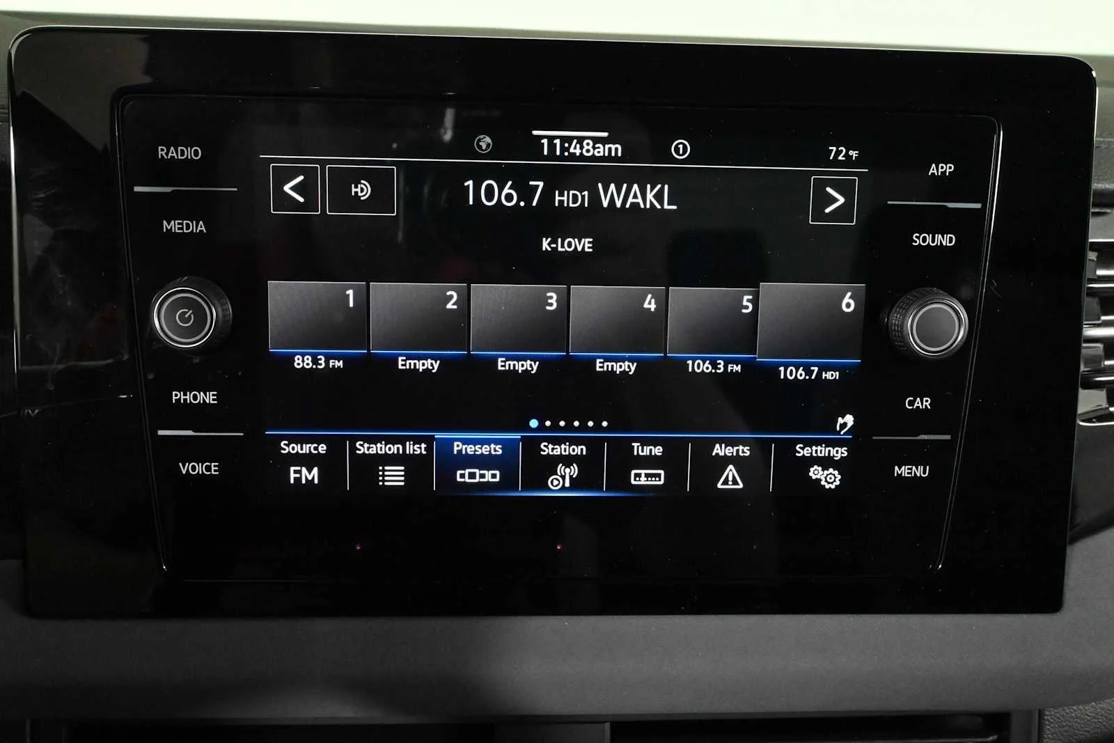New 2026 Opal White Pearl Volkswagen SE image 25
