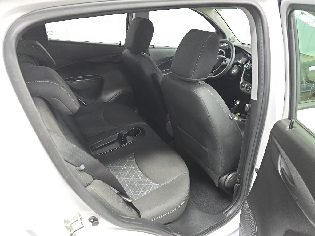 Used 2020 White Chevrolet 1LT image 17
