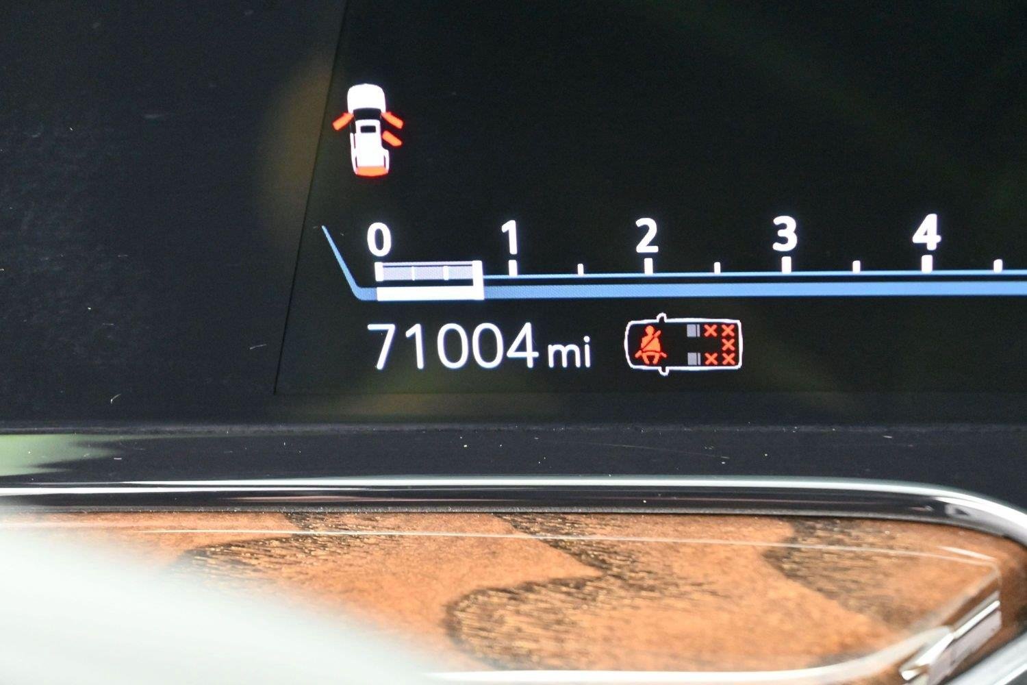 Used 2021 CRYSTAL WHITE TRICOAT Cadillac Sport Platinum image 23