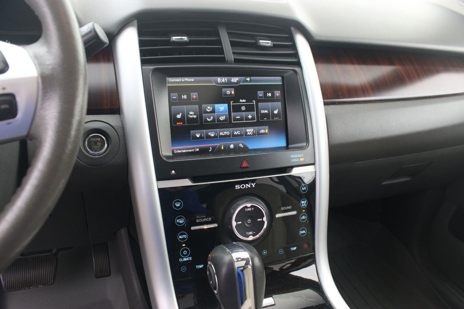 Used 2014 White Ford Limited image 23