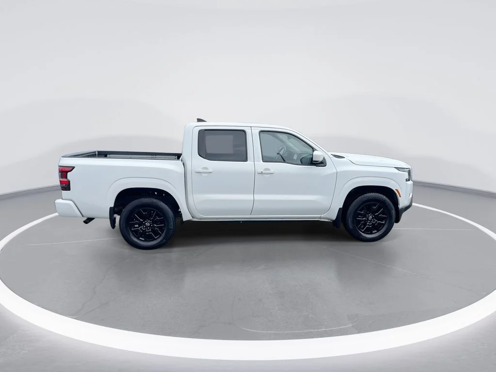 Used 2022 White Nissan SV image 9